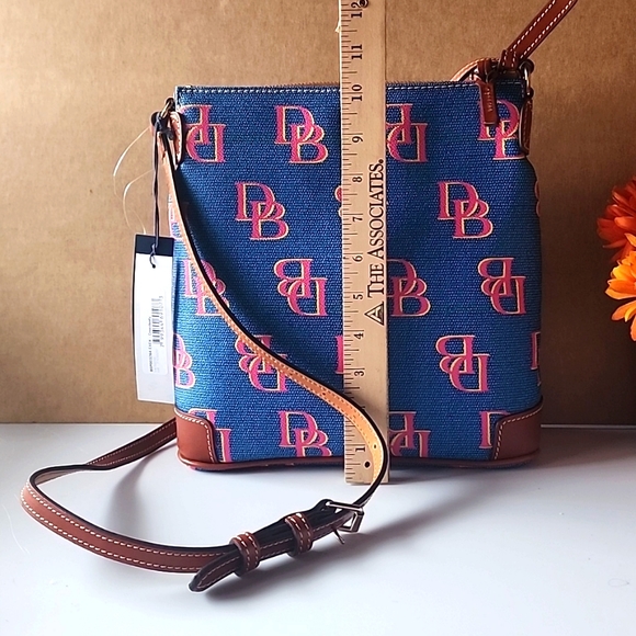 NWT. Dooney and Bourke Crossbody Purse. - Picture 13 of 15